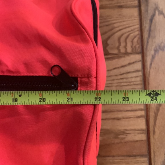 PInK Victoria’s Secret duffel bag - Picture 10 of 16